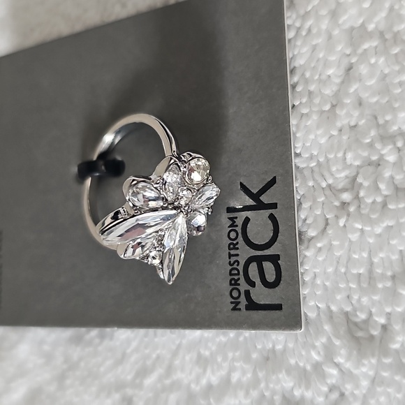 NWT Nordstrom Rack Art Deco Crystal Cocktail Ring Clear Rhodium Size 7 & 8 - Picture 3 of 9